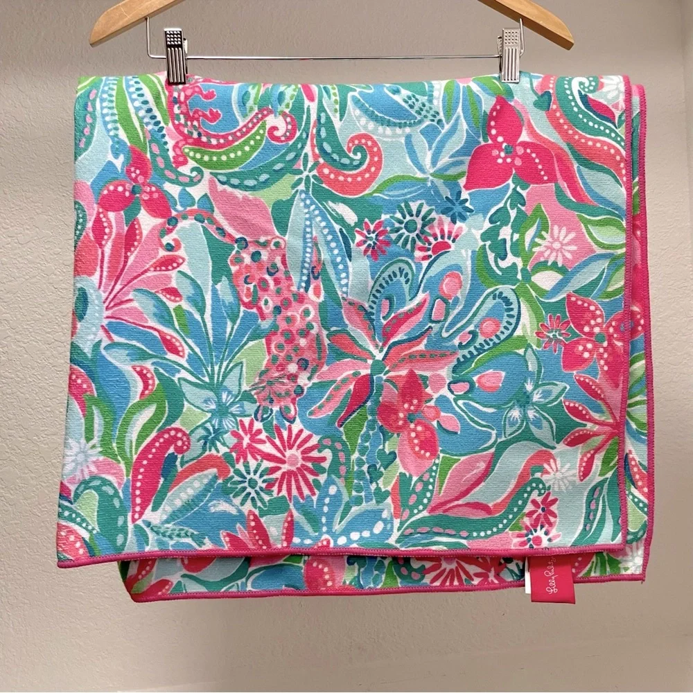Lilly Pulitzer Lounge Towel + Mug + Pouch BUNDLE 🏝️